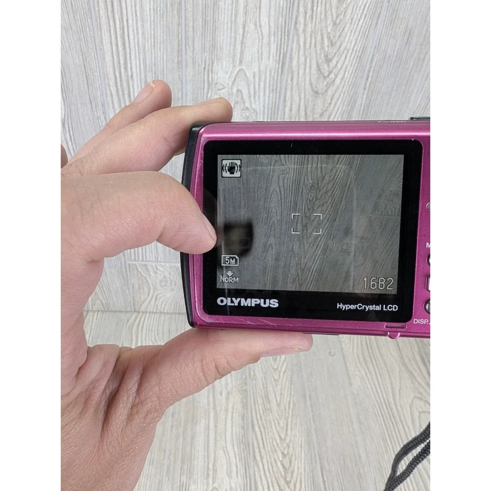 Olympus Stylus 850 SW Digital Camera 8.0 MP Pink XD Card Battery READ